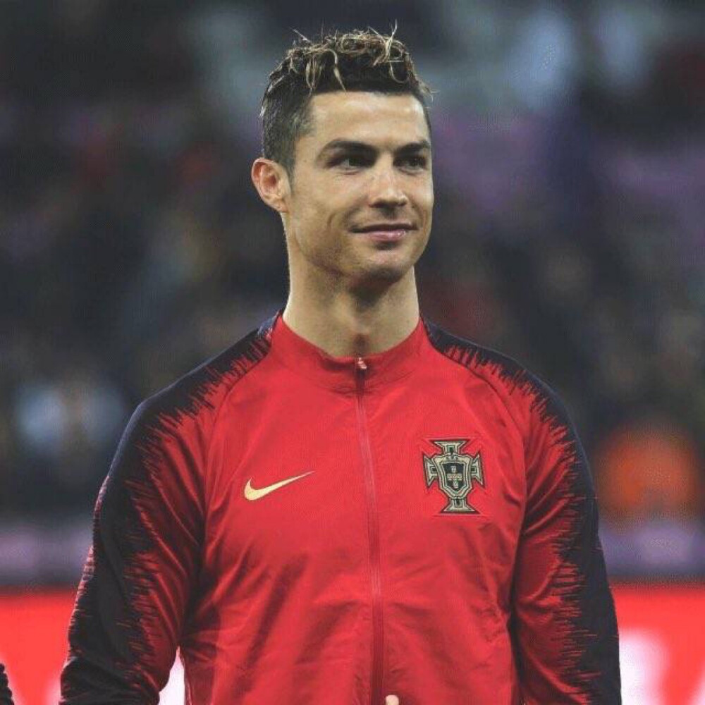 快速反击直接打穿整条防线（闪电反击一举撕裂整条防线）