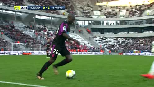 字母哥暴扣点燃主场（字母哥重扣引爆全场）