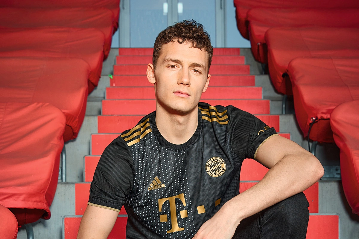 弗赖堡门将阿图博卢：诺伊尔是最伟大门将，他改变了这项运动（弗赖堡门将阿图博卢：诺伊尔是史上最佳门将，重塑了这项运动）