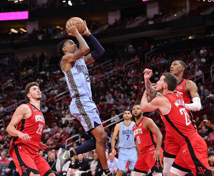 2.53米，麦克托米奈创下倒钩射门脚尖高度新的世界纪录（麦克托米奈倒钩脚尖达2.53米，刷新世界纪录）