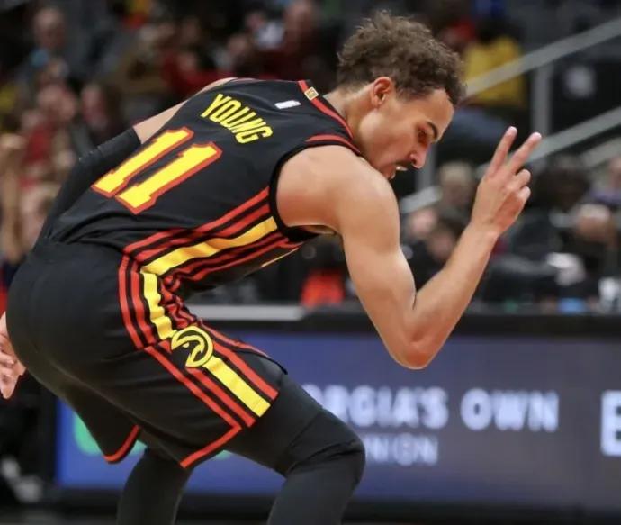 消息人士称，利物浦已开启谈判，有意以5000万英镑签下德甲顶级球员之一。（据知情人士透露，利物浦已展开磋商，计划以5000万英镑引进一位德甲顶尖球星。）