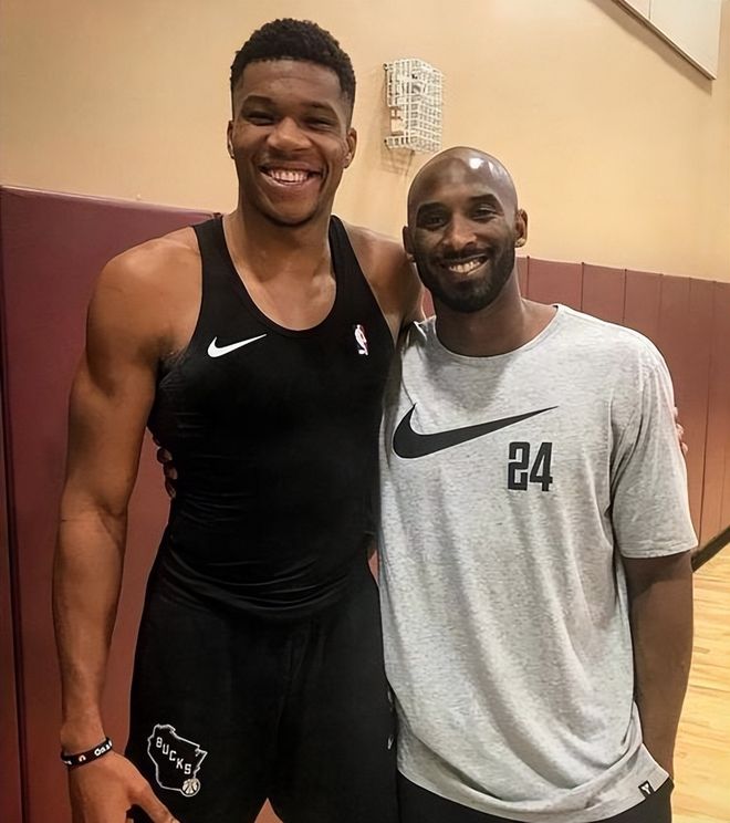 英超半场：福登开场闪击，格瓦迪奥尔破门，曼城2-0利兹联（英超半场战报：福登闪击，格瓦迪奥尔建功，曼城暂2-0领先利兹联）