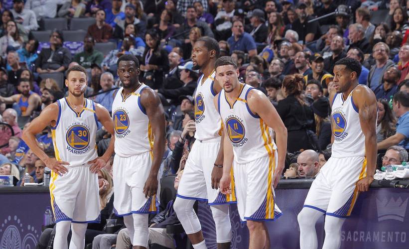 埃芬博格：希望未来乌尔比希成为拜仁一门，目前他是出色替补（埃芬博格：期待乌尔比希将来坐稳拜仁头号门将，目前他仍是优秀替补）