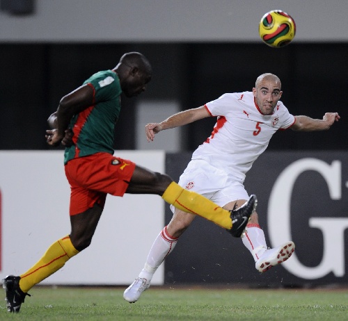 国脚连续进球引领全队节奏（国脚连场建功掌控全队节奏）