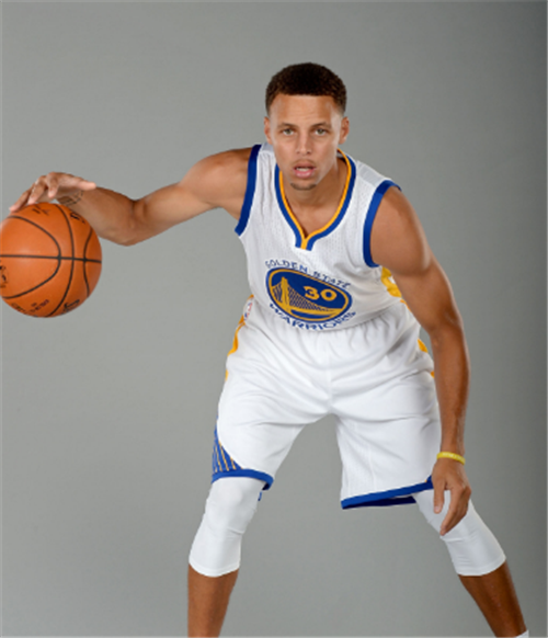 雷迪克：斯玛特是每日观察状态，希望能出战NBA杯1／4决赛（雷迪克：斯玛特目前处于每日评估状态，有望出战NBA杯四分之一决赛）