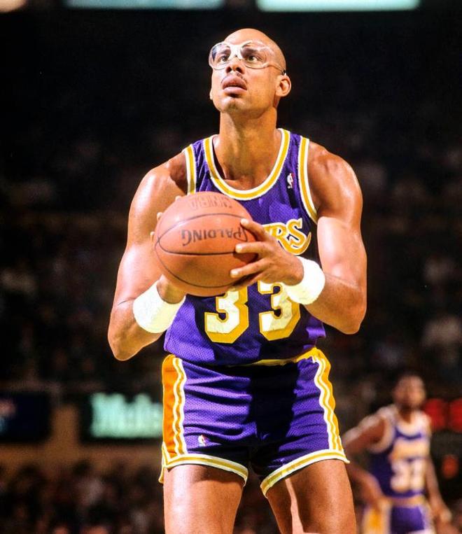 阿利松：我们仍支持主教练，相信他能帮我们扭转局势（阿利松：我们依然力挺主帅，相信他能带队扭转颓势）