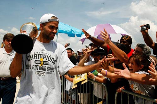 世界杯期间中超将不休赛 国足联赛开始前有可能安排冬训（世界杯期间中超照常进行，国足或在联赛开赛前组织冬训）