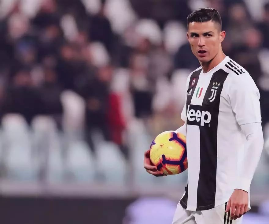 感受下塞尔维亚的篮球氛围！这阵势比足球场都炸裂！（走进塞尔维亚篮球现场：氛围炸裂，热度超越足球！）