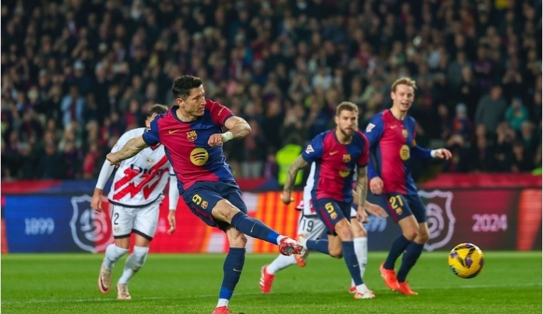 皇马欧冠主场5年来首次先进球却输球，上一次也是输给了曼城（皇马欧冠主场5年首开纪录仍告负，上次领先输球同样败给曼城）