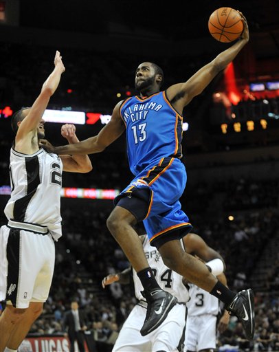 范佩西首次征召儿子进入费耶诺德比赛名单，但并未安排他出场（范佩西首次将儿子列入费耶诺德大名单，未获出场机会）