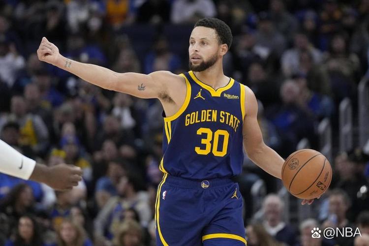 蒂亚戈创造小蜜蜂英超开局12轮最多进球纪录，超越姆伯莫、托尼（蒂亚戈刷新小蜜蜂英超前12轮进球纪录，力压姆伯莫与托尼）