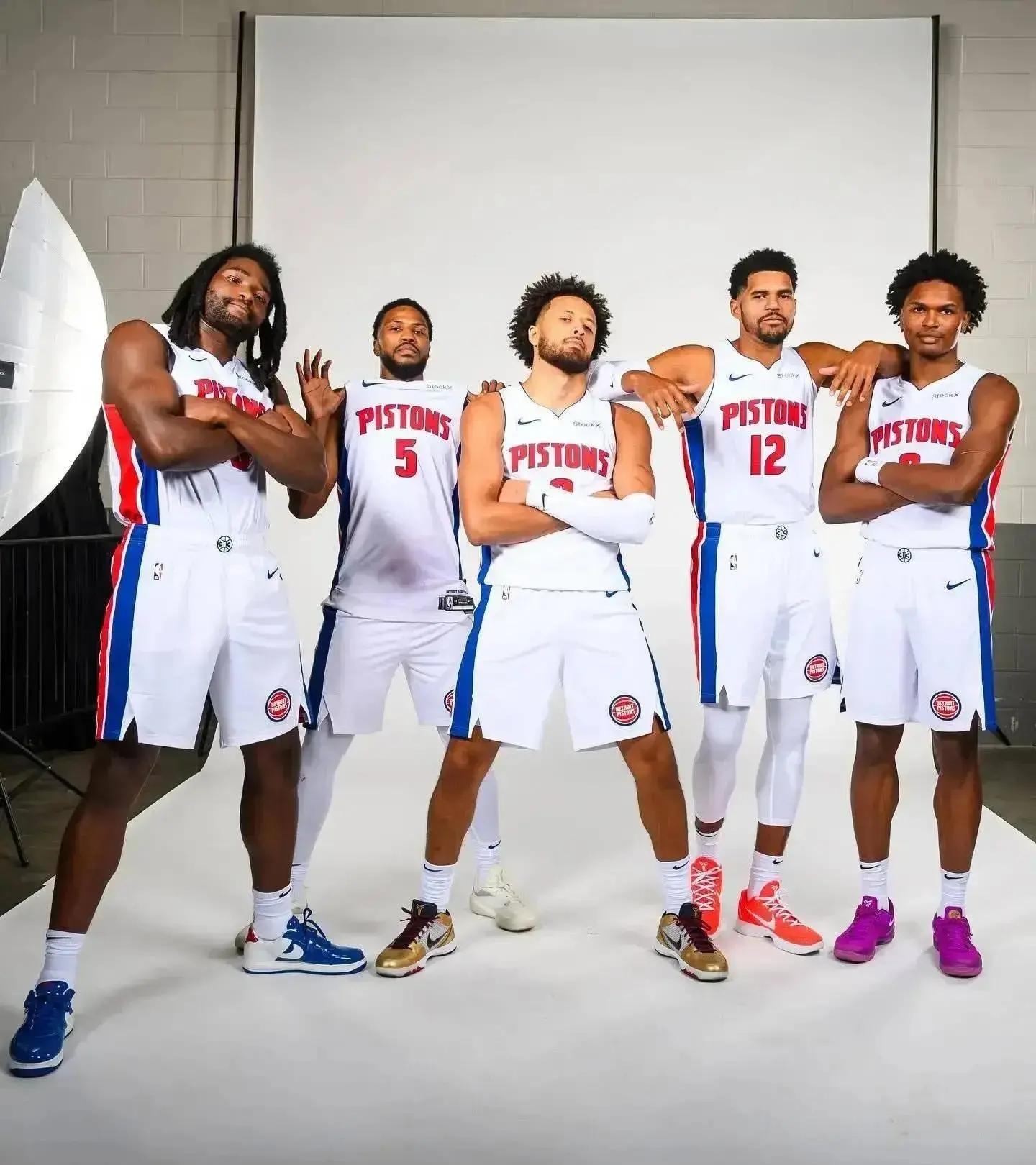 广厦男篮末节逆转战胜北京（广厦男篮末节翻盘击败北京队）