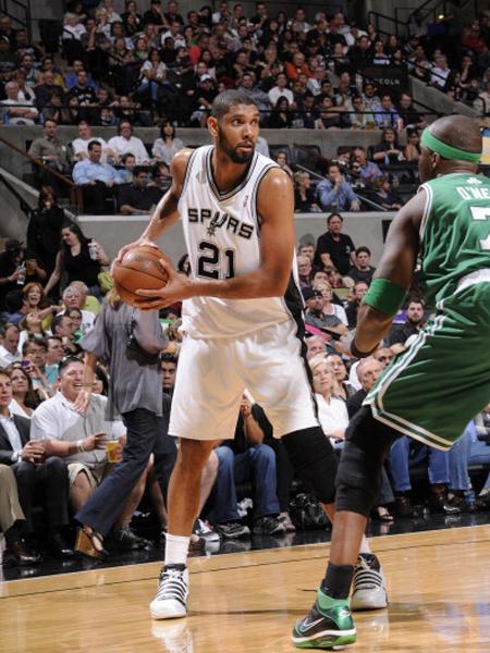 阿媒：奥斯卡所患非严重的结构性心脏病，但是否退役仍不明朗（阿媒：奥斯卡确诊非重度结构性心脏病，是否退役尚未确定）