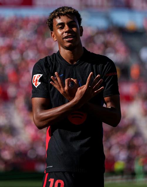 狼队2分垫底创英超尴尬纪录，魔鬼赛程恐让保级希望提前破灭（狼队仅2分垫底创英超尴尬纪录，魔鬼赛程或令保级前景堪忧）