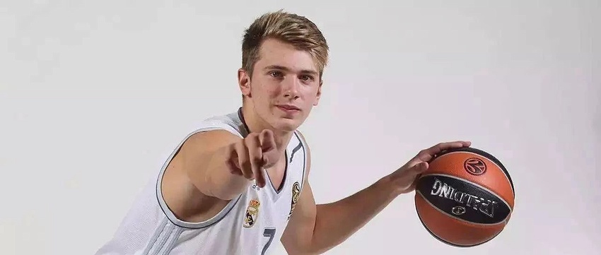 西班牙2025年队内射手榜：奥亚萨瓦尔9球第1，梅里诺8球第2（西班牙队2025年度射手榜：奥亚萨瓦尔9球领跑，梅里诺8球紧随）