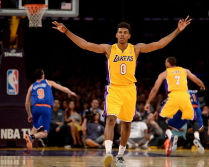 因抱怨染黄，内马尔：裁判不仅水平差，傲慢的态度也令人作呕（因抱怨吃到黄牌，内马尔怒斥裁判：水平低下，傲慢态度令人作呕）