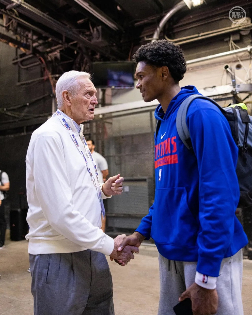 与恩德里克没有回头路：租借确认至里昂，他的未来会更光明吗？（恩德里克租借里昂已定：无退路的选择能否点亮他的未来？）