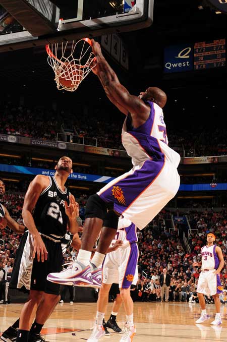 西甲：巴萨客场2-2战平塞维利亚（西甲：巴萨做客与塞维利亚2-2握手言和）